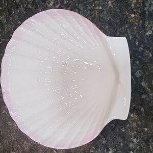 BELLEEK Tridacna Pink Gold Trim SHELL SHAPED SANDWICH PLATE 8 1/2" Dish
